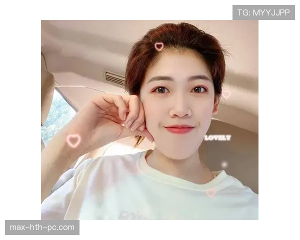 李盈莹训练完直接啃鸡腿，这自律和馋嘴的反差谁懂啊