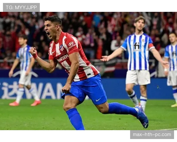 本泽马如何破解顶级防线：战术机制与进攻支点作用解析